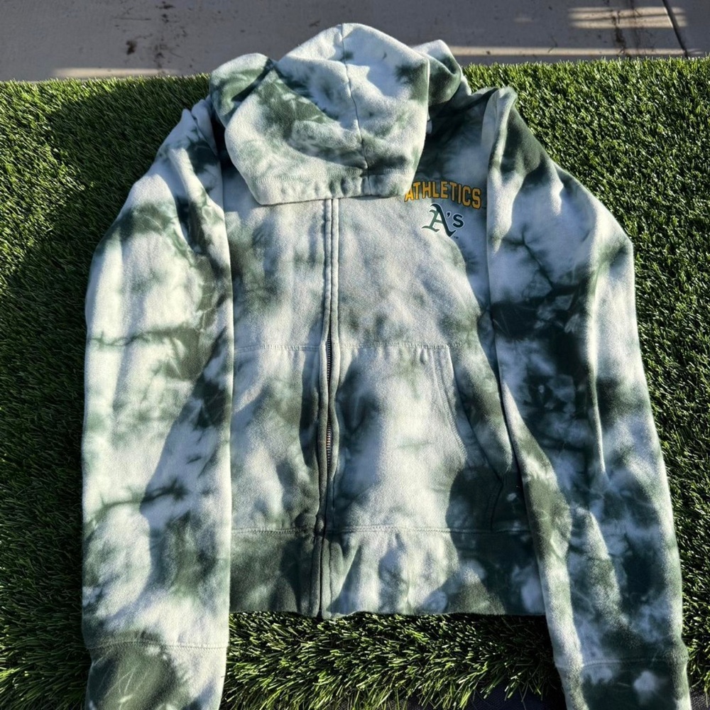 New Era Green and White Oversized Long Sleeve Hoodie